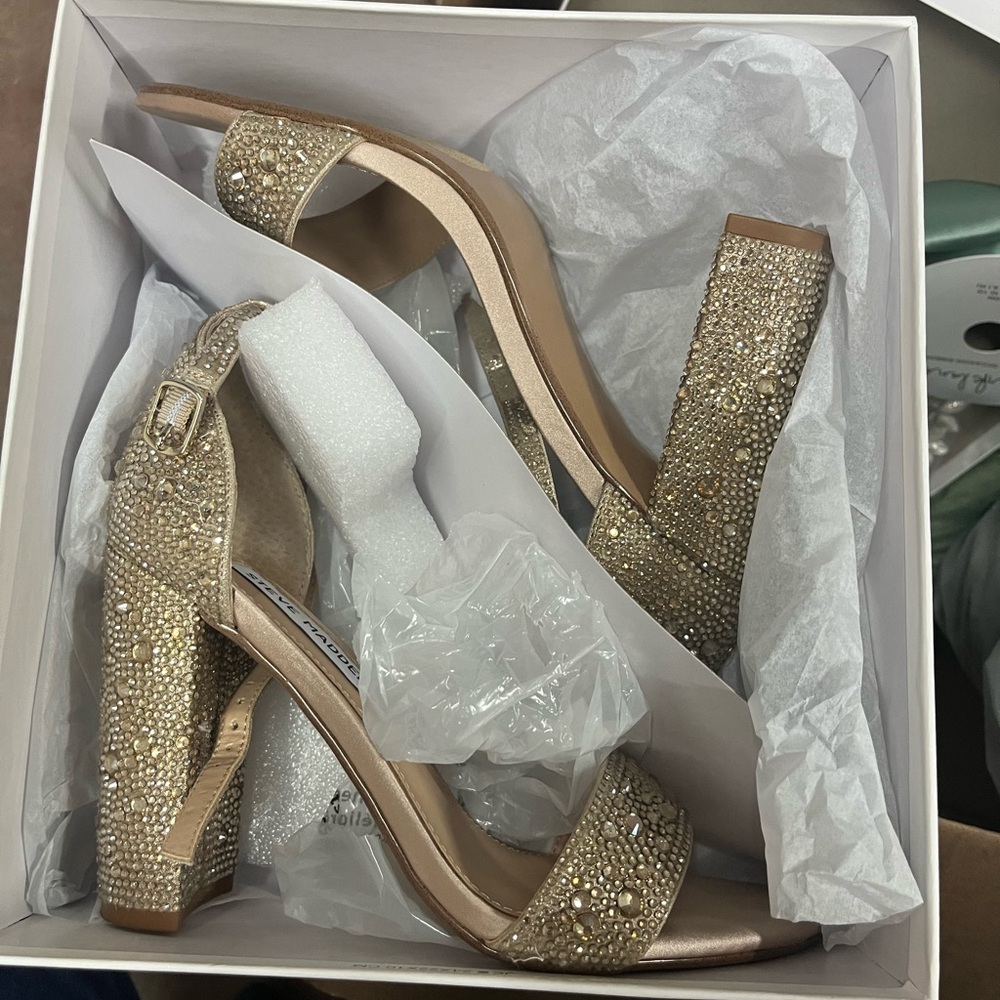 Gold block heel sequin